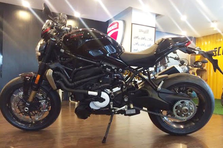 Ducati Monster 1200R se co gia gan 1 ty dong tai VN-Hinh-11